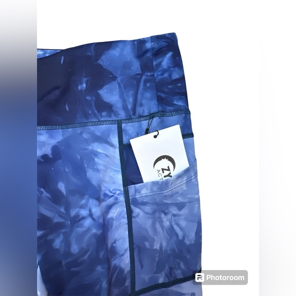 ZYIA Navy Hendrix Pocket Light n Tight Hi-Rise Capri 20” (6-8) NWT 1880 - Picture 9 of 13